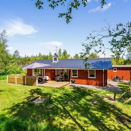 Amazing In Romo With Kitchen Holiday home